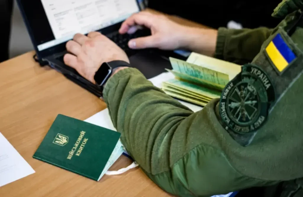 Нові правила вдарили по бронюванню: хто не зміг підтвердити критичність