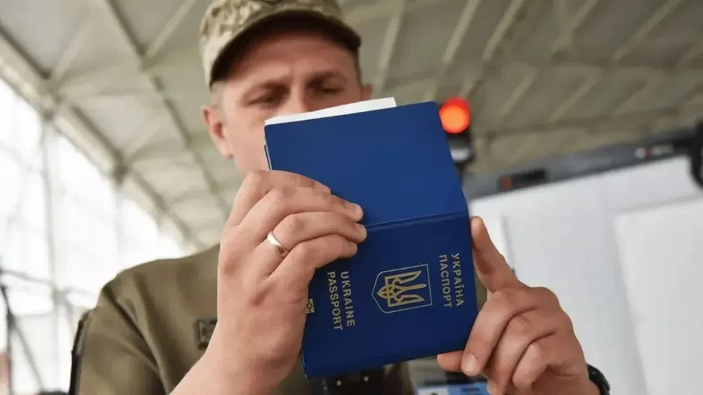 За кордон можна виїхати не лише із закордонним паспортом: які документи приймуть